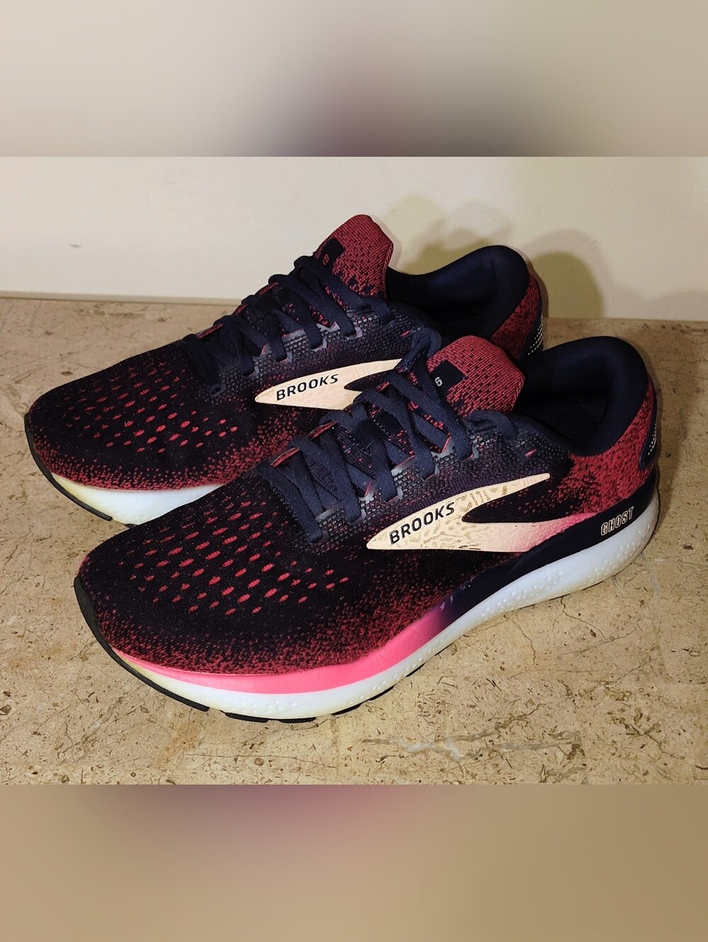 Brooks Ghost 16 Women's Running Shoes - Black & Pink Gradient